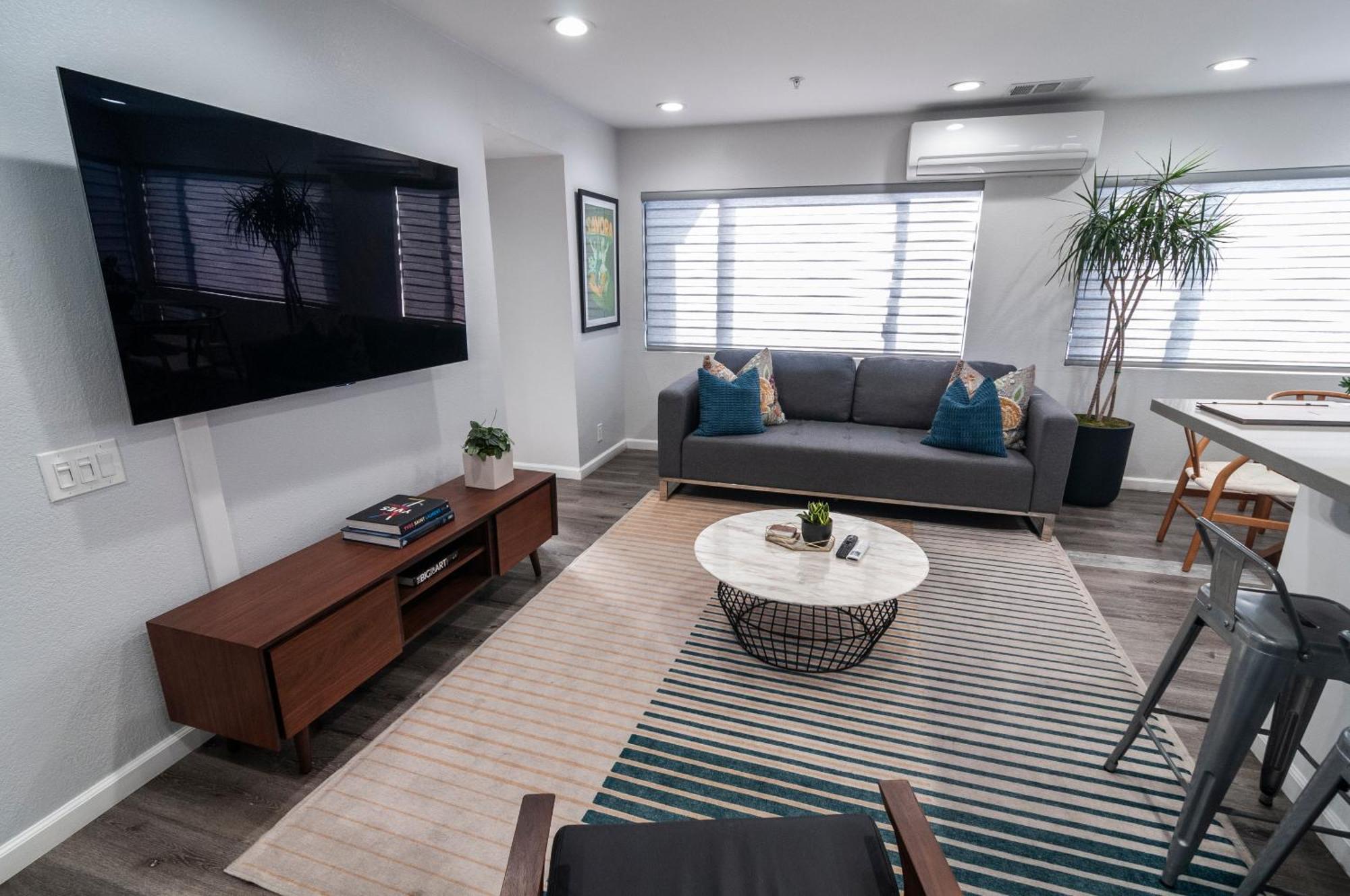 50 M To Sand Lgb 2 King Suites لونغ بيتش، كاليفورنيا المظهر الخارجي الصورة